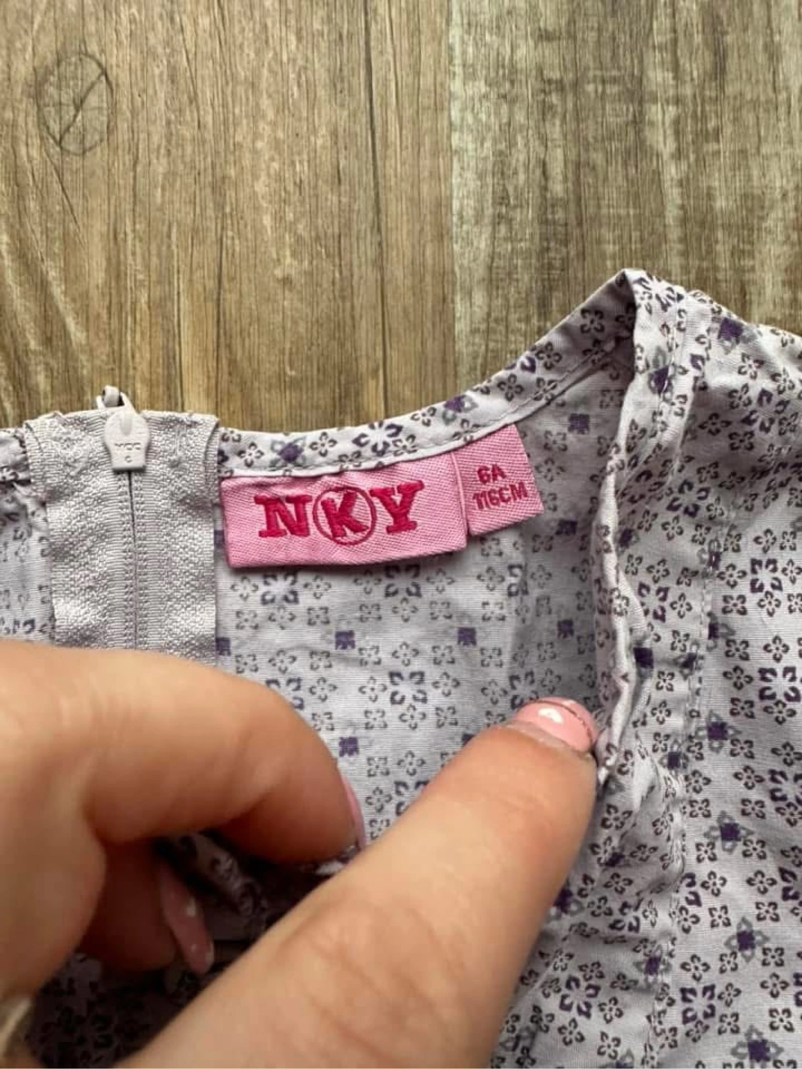 🌸 Blusa floreada NKY – 6 años (116 cm) – photo 2